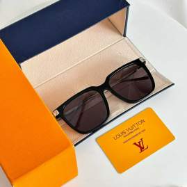 Picture of Louis Vuitton Sunglasses _SKUfw76720387fw